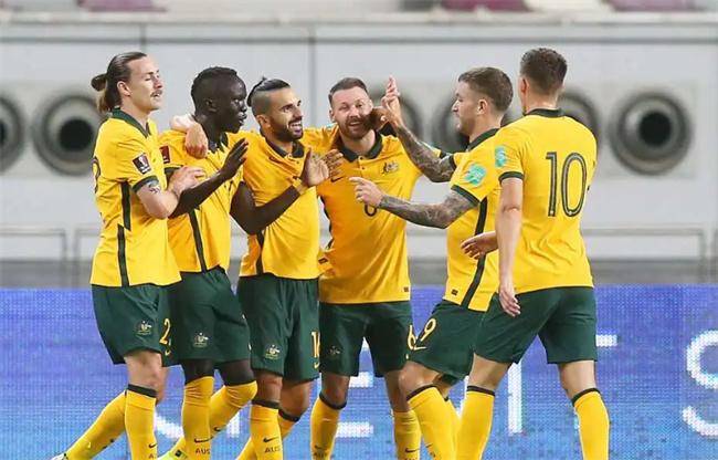 雷恩教练组紧密研究对手战术布置方案的简单介绍