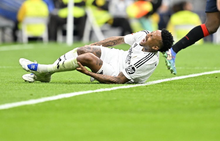 科隆客场遭遇挑战，难以取胜收官