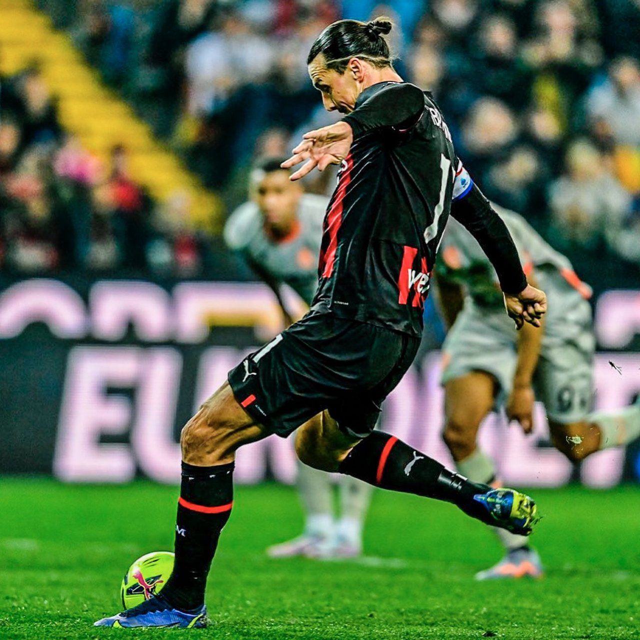 关于乌迪内斯在客场比击败强敌，夺得三分的信息