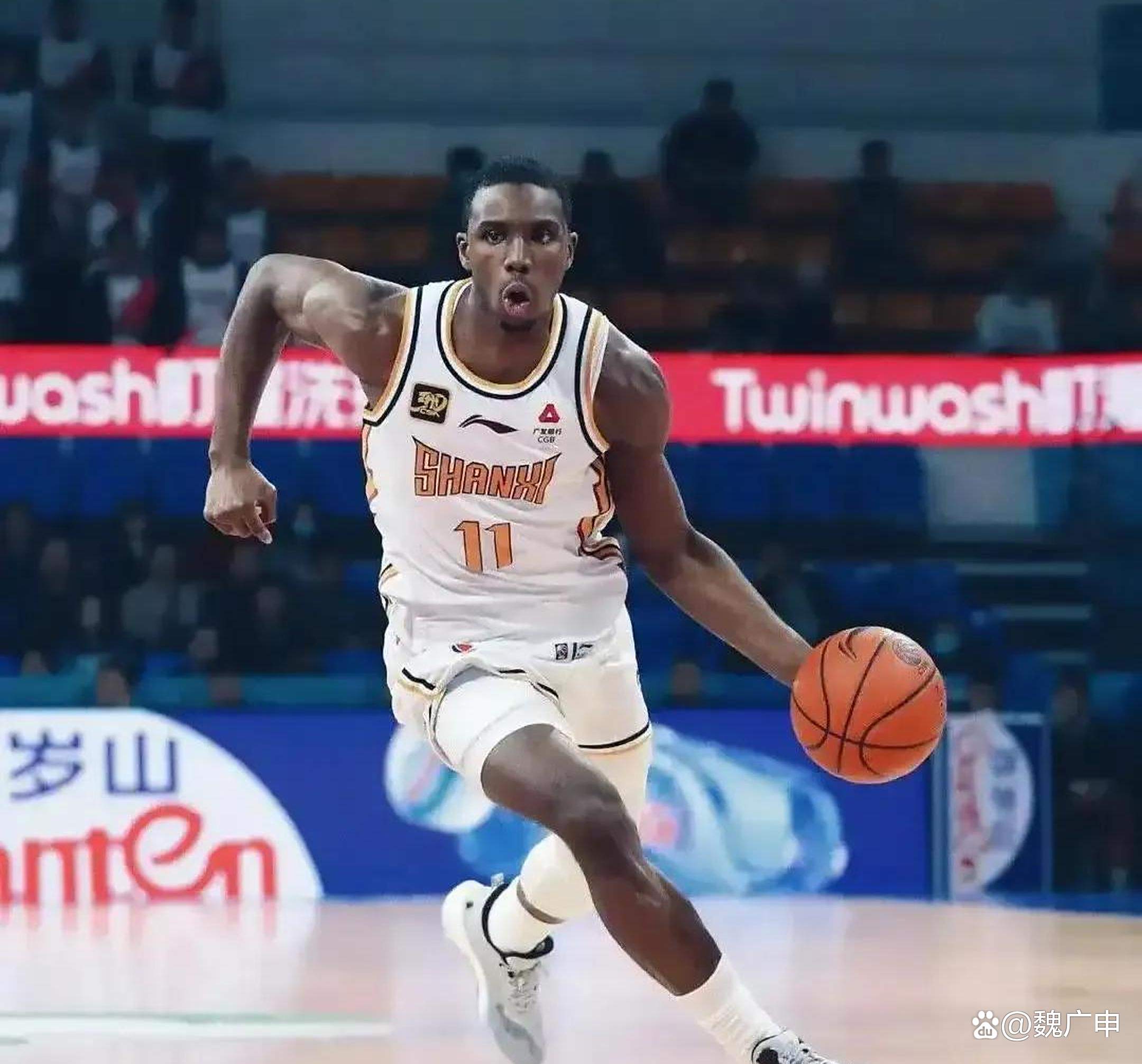 外援爆发，助球队取得宝贵三分的简单介绍