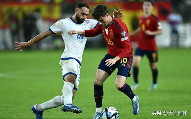 罗马尼亚队战胜冰岛，取得关键三分