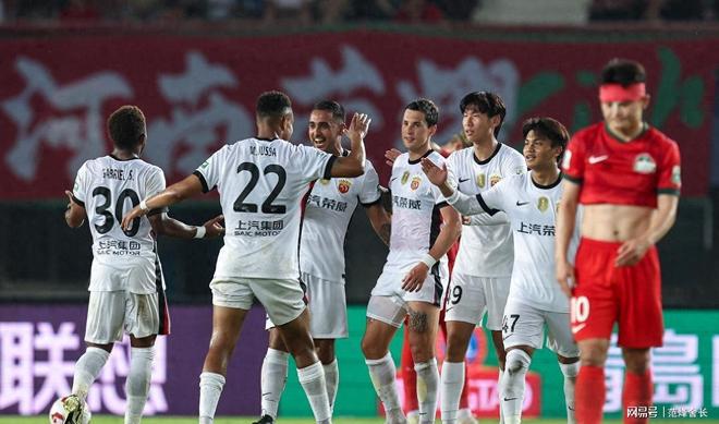 关于丹麦队连战连捷，积分榜稳居前列的信息