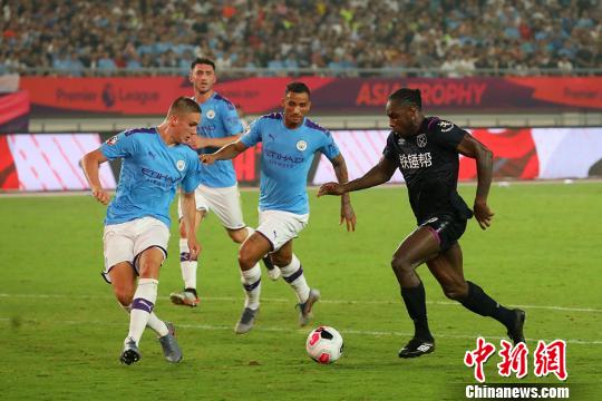 关于亚洲杯｜曼城夺冠，球迷沸腾的信息