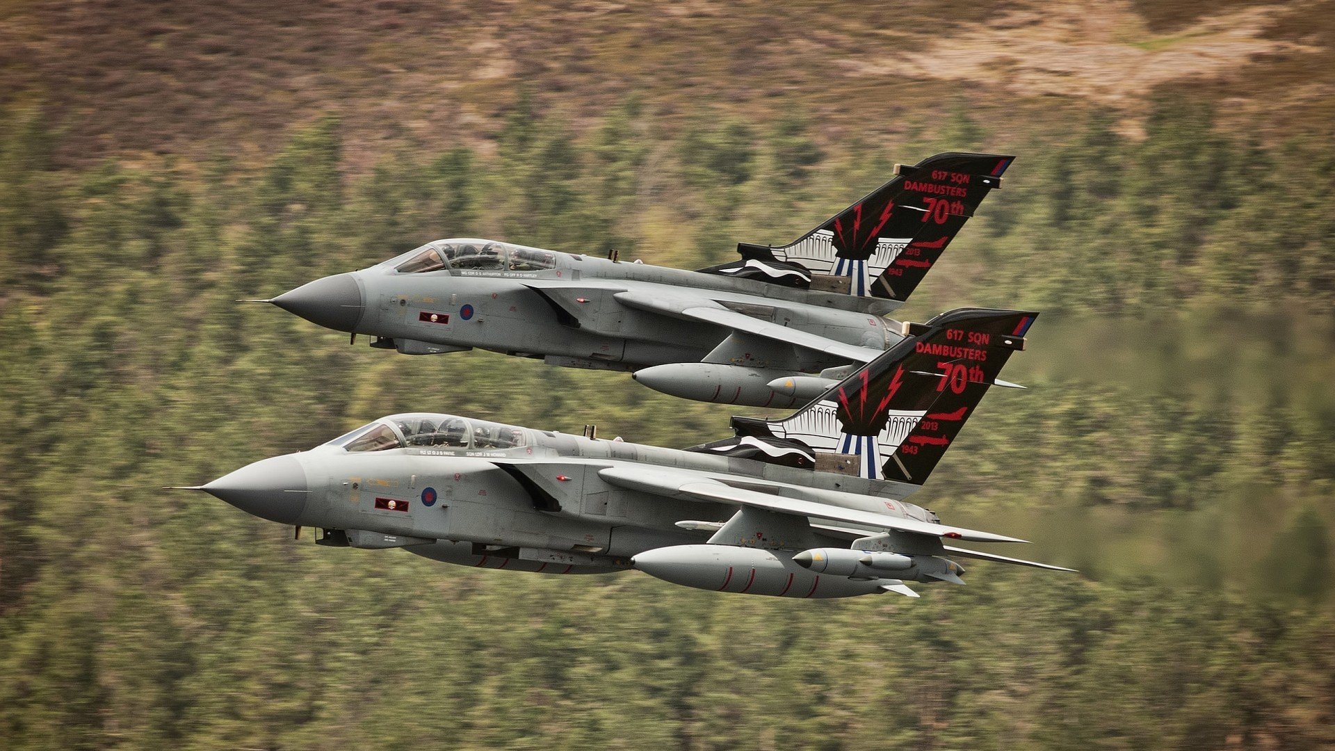 衰兵斗魂！湖人背水一战绝地逆袭，米切尔化身关键先生终结雷霆