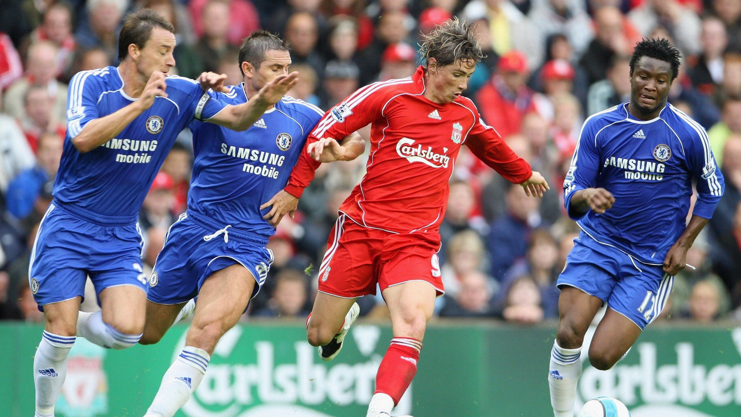 伊拉克的沙尘与加泰罗尼亚的风,当血性足球遭遇艺术王朝,钢铁防线书写绿茵辩证法